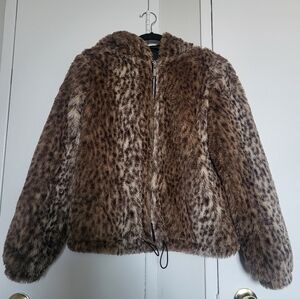 NEW FASHIONNOVA JACKET PULLIVER FAUX FUR ANIMAL PRINT